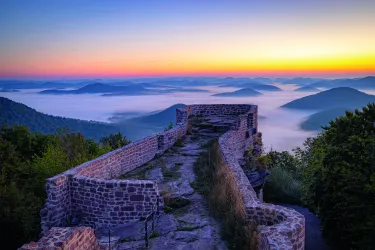 Wegelnburg bei Nothweiler - Wandertipp: Deutsch-französischer Burgenweg