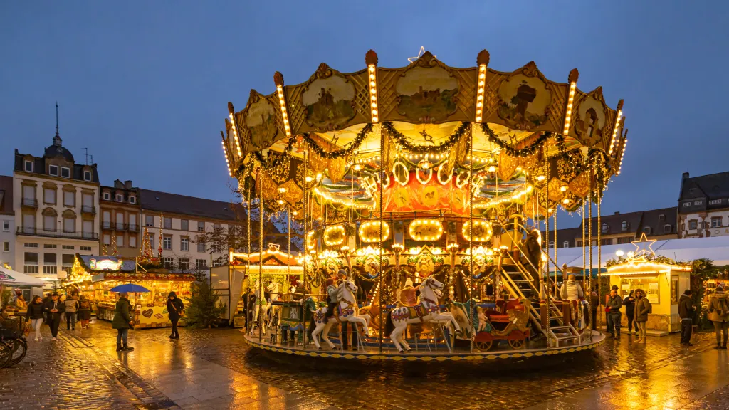 Karussell auf dem Thomas Nast Nikolausmarkt in Landau