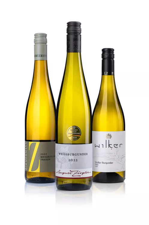 drei Flaschen Weißburgunder der Weingüter Zimmermann, Wilker und August Ziegler