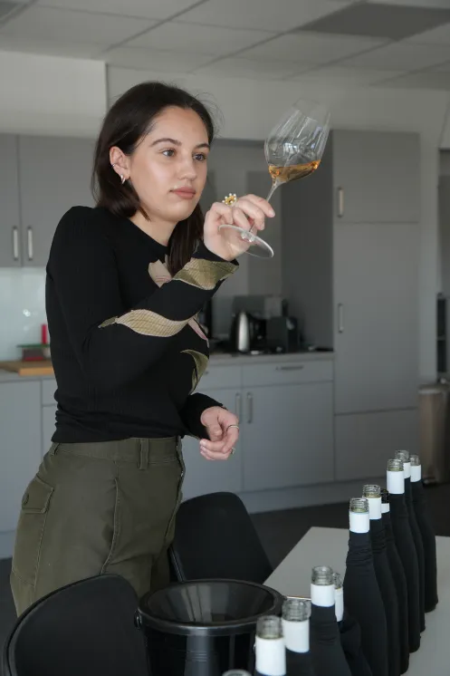 Anna Antonia Cölsch bei der Blindverkostung