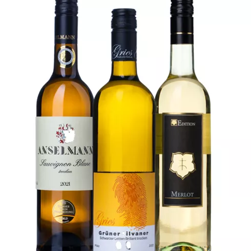 drei Flaschen Pfälzer Wein für das Probierpaket Frühling 2023