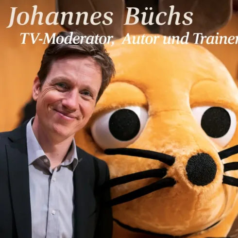 Johannes Büchs ist ein TV-Moderator