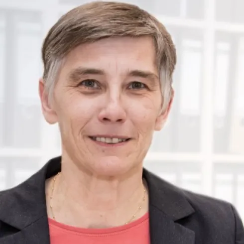 eine Frau mit kurzen grauen Haaren, Susanne Glasmacher