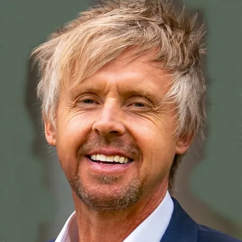Tobias Ehrhardt ist ein Wissenschaftler 